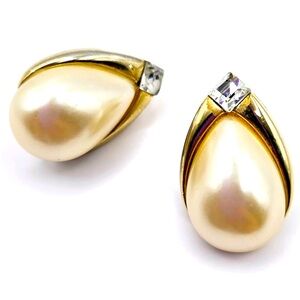 Richelieu Pearl Elegant Teardrop Earrings